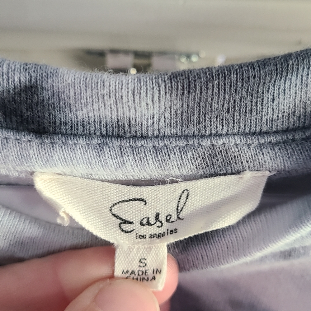 Womens/juniors brand lightweight sweatshirt